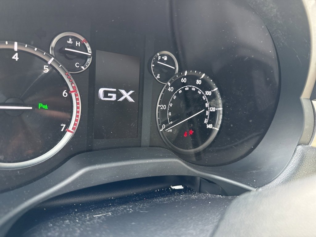 Used 2022 Lexus GX 460 Premium w/ Accessory Package image 17