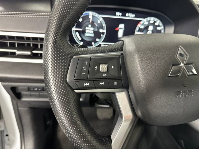 Used 2024 Mitsubishi Outlander SE image 15