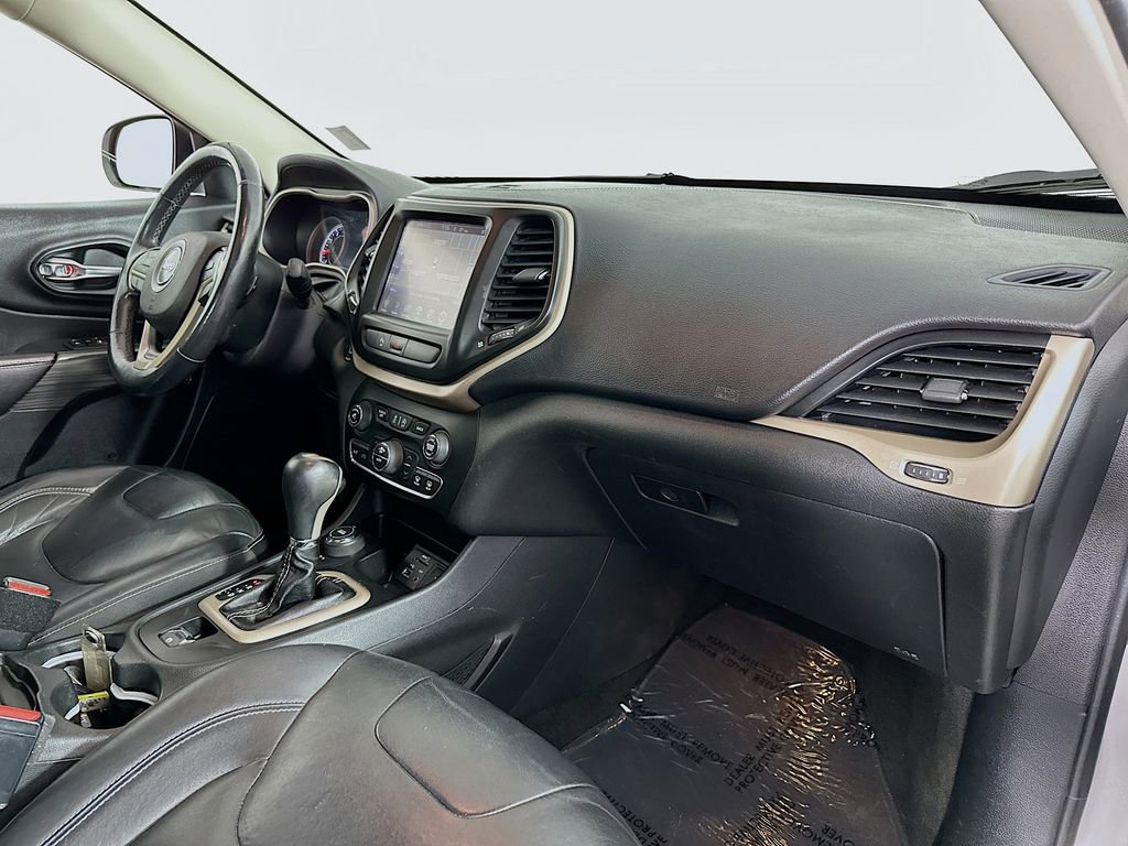 Used 2015 Jeep Cherokee Limited AWD/4WD image 30
