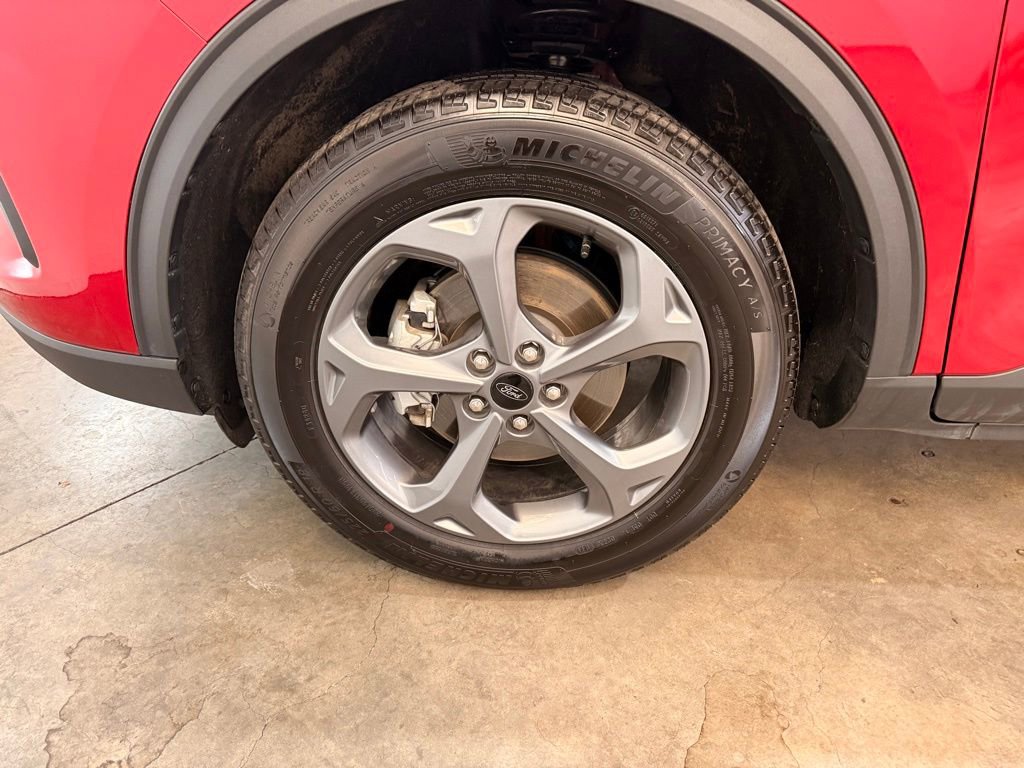 Certified 2025 Ford Escape ST-Line image 17