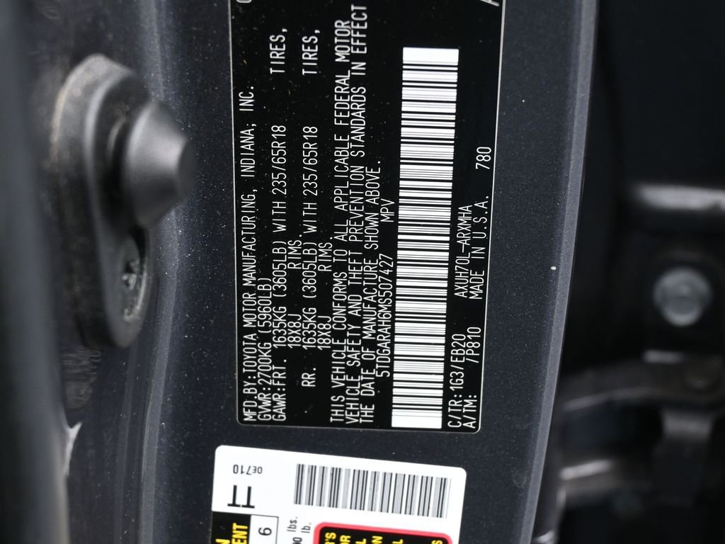 Used 2021 Toyota Highlander XLE FWD image 17