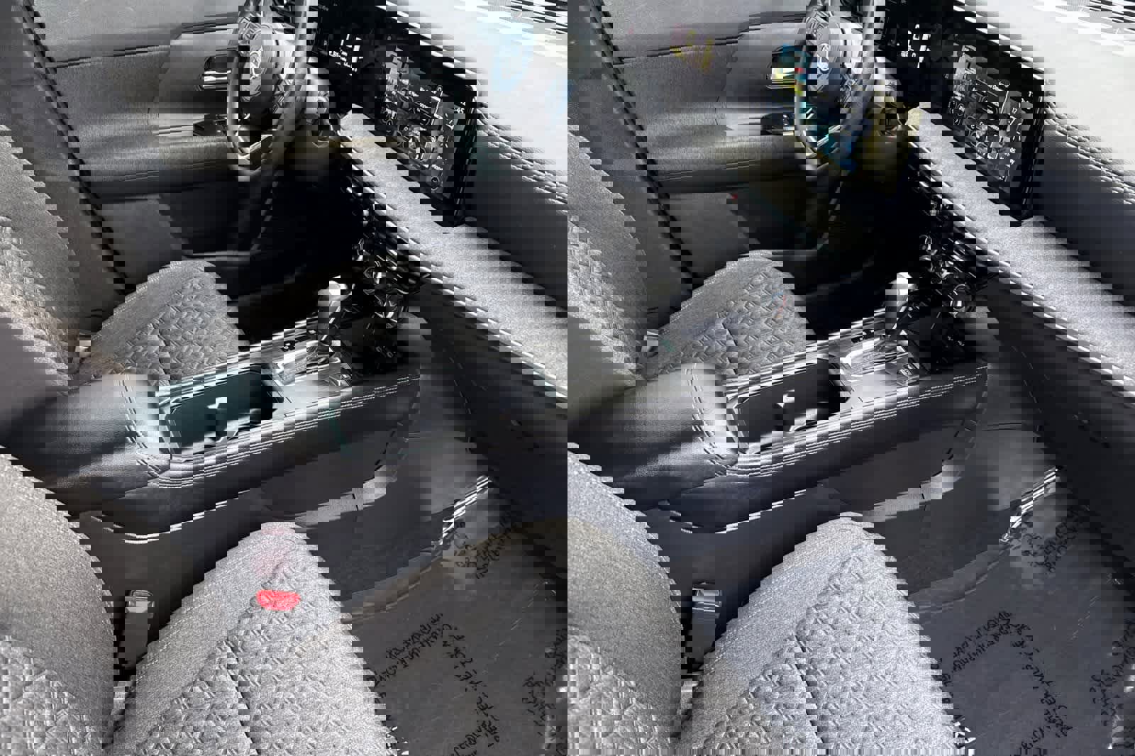 Used 2025 Nissan Kicks SV image 16