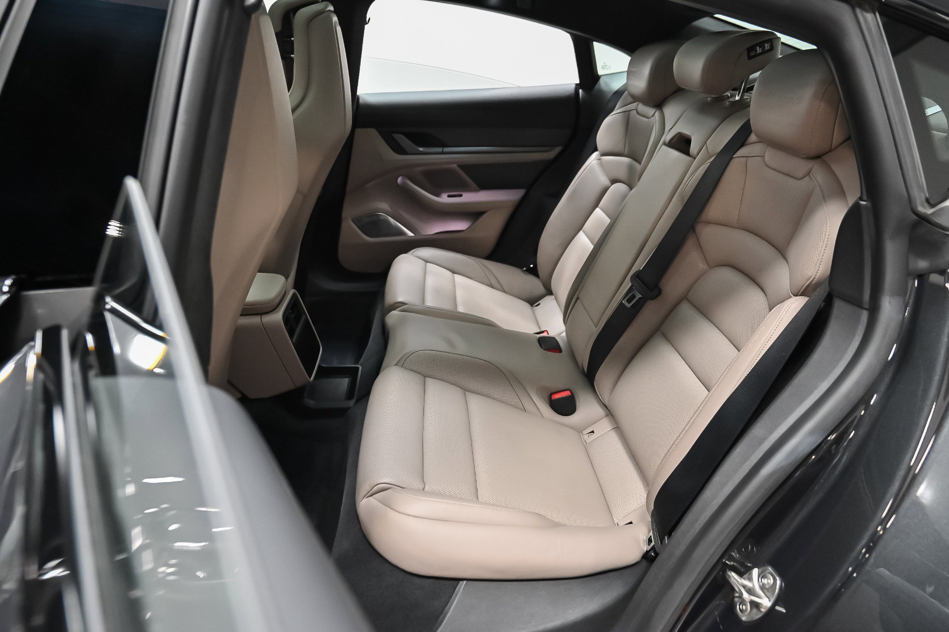 Used 2021 Porsche Taycan Turbo S image 32