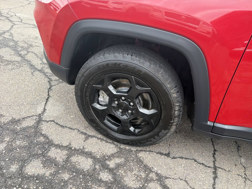 Used 2023 Jeep Compass Trailhawk w/ Trailhawk Convenience Group AWD/4WD image 29