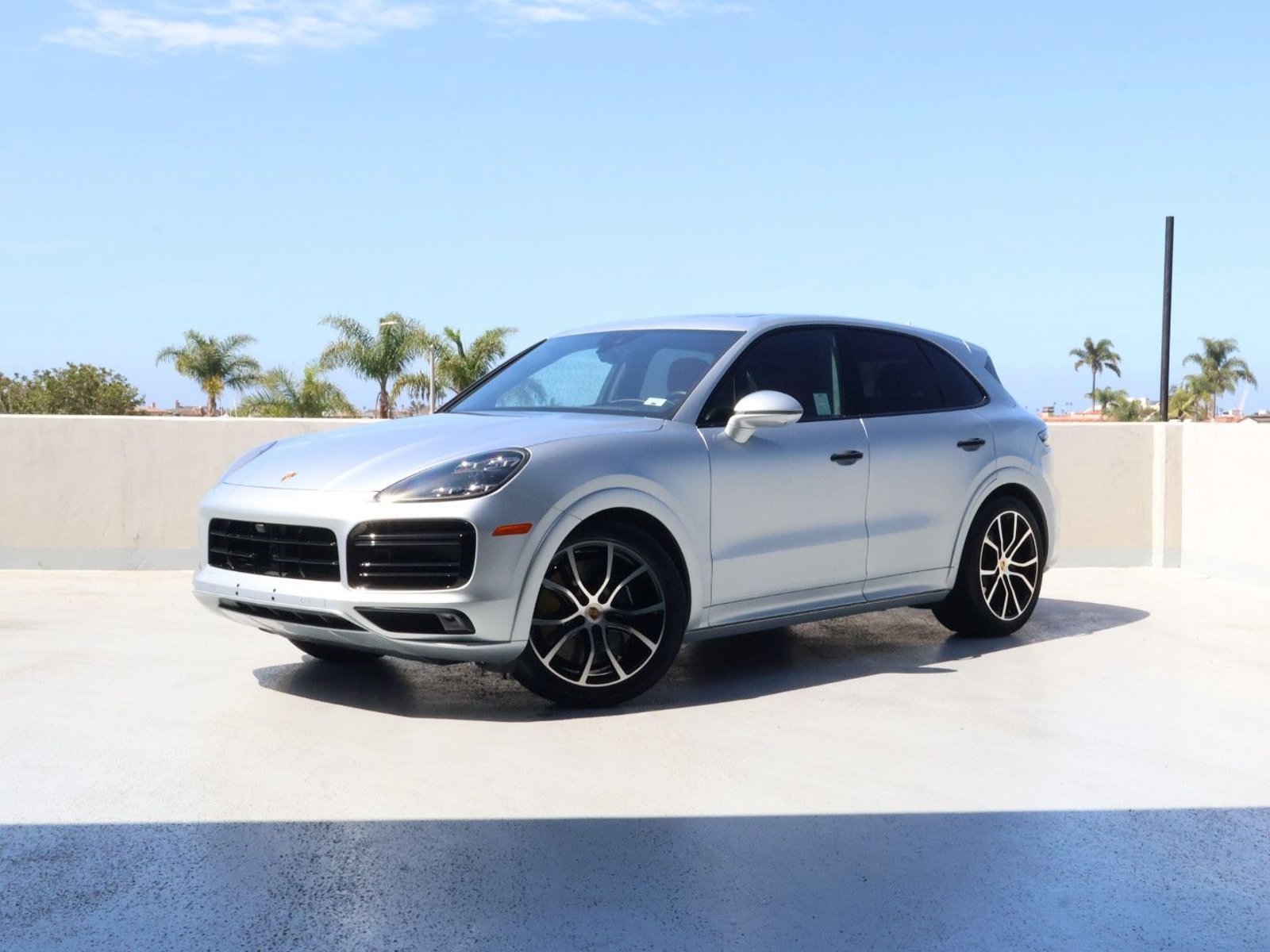 Certified 2023 Porsche Cayenne Turbo AWD/4WD image 1