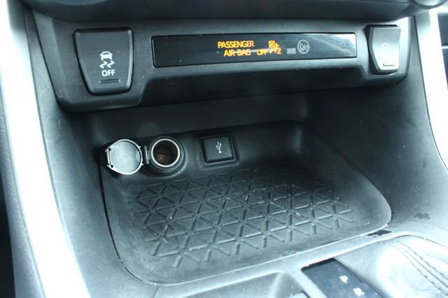 Used 2022 Toyota RAV4 XLE FWD image 18