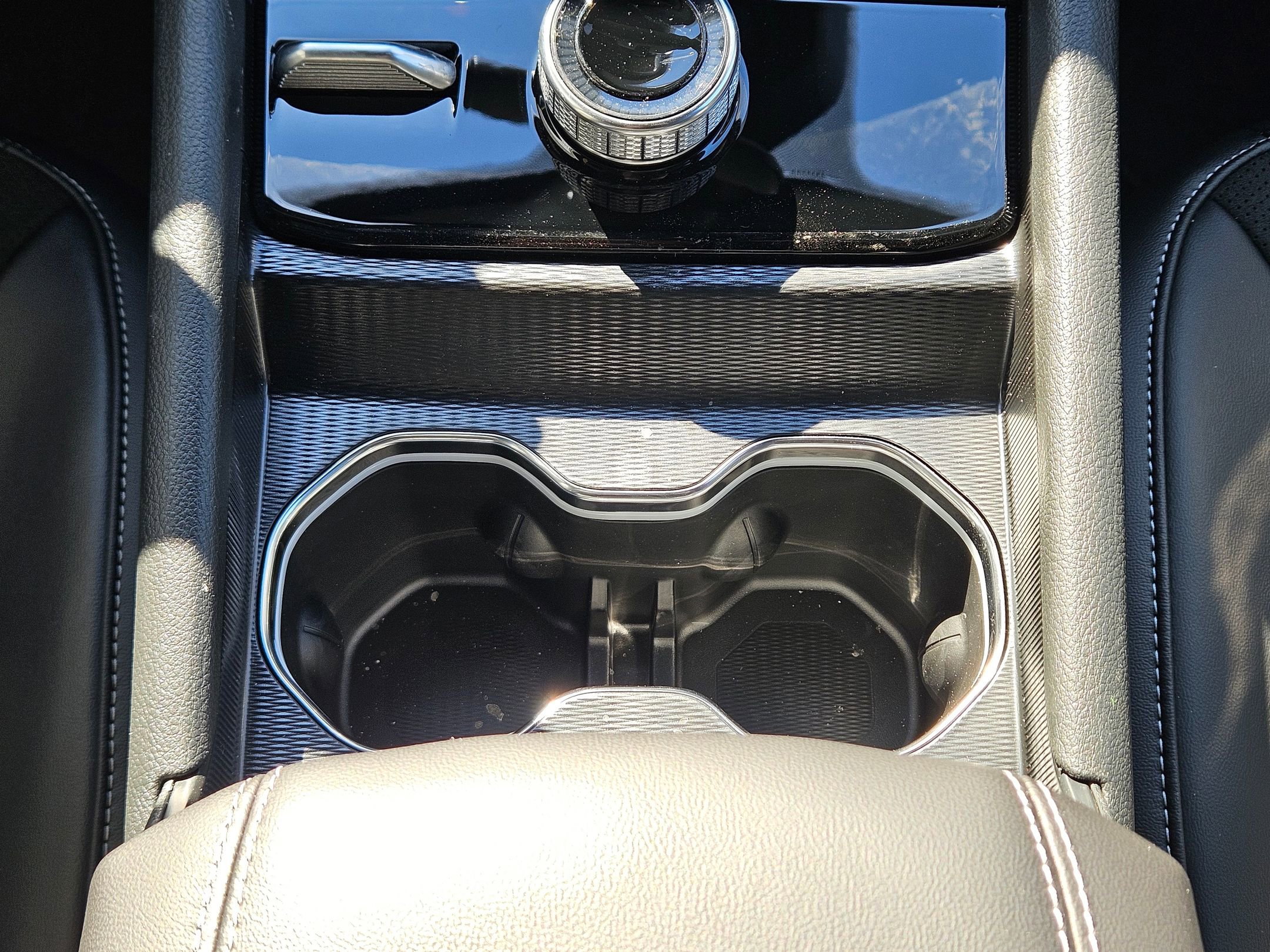 New 2026 Jeep Grand Cherokee Altitude image 10