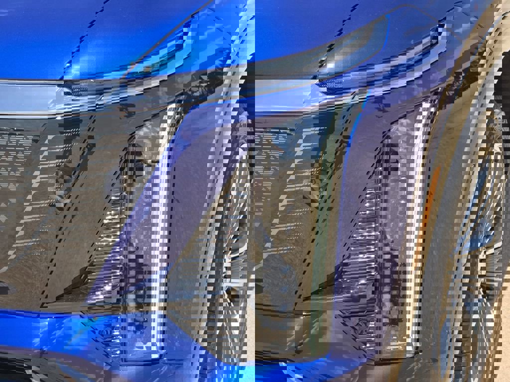 New 2026 Cadillac Vistiq Sport w/ LPO, Floor Liner Package image 10