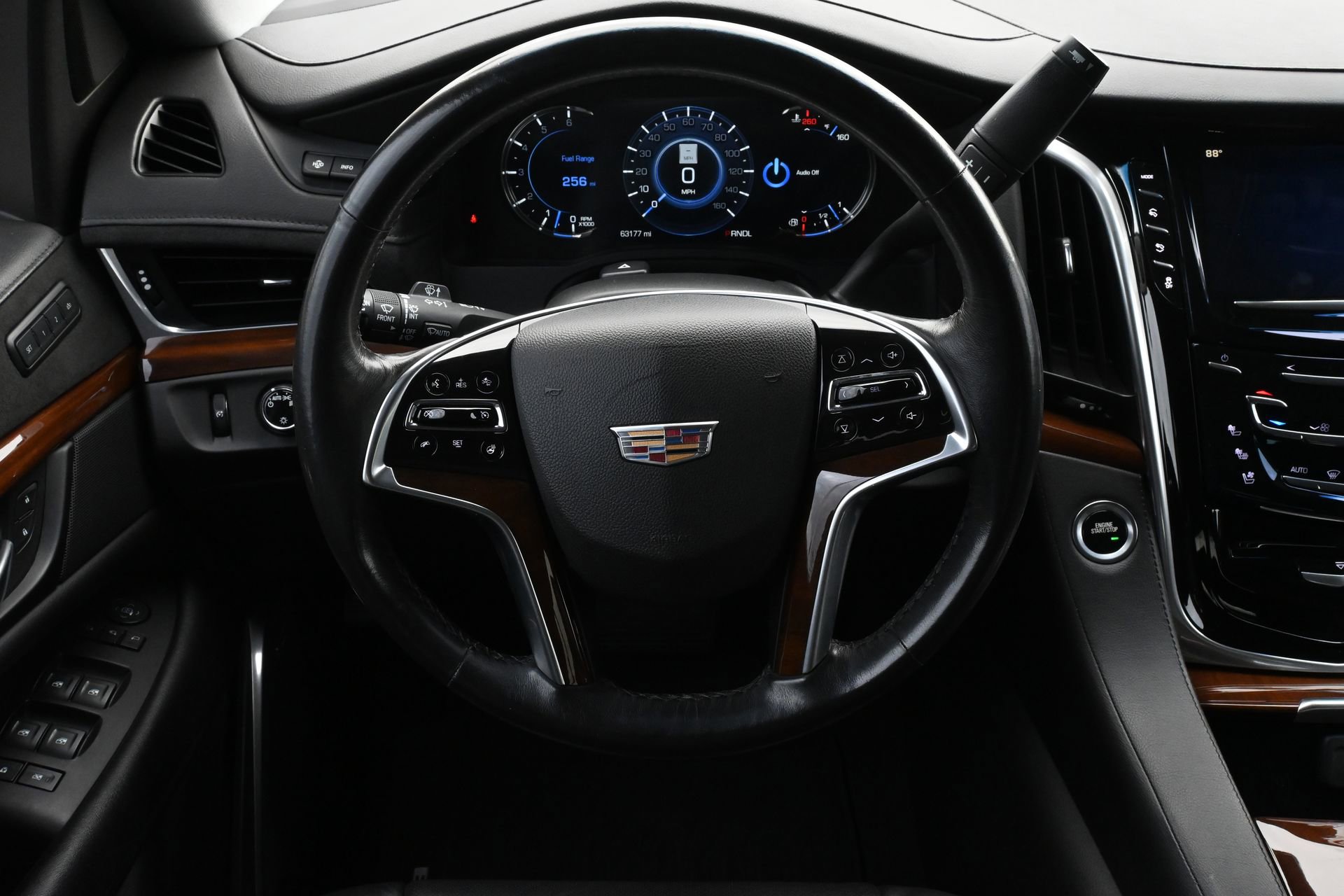 Used 2020 Cadillac Escalade Luxury AWD/4WD image 10