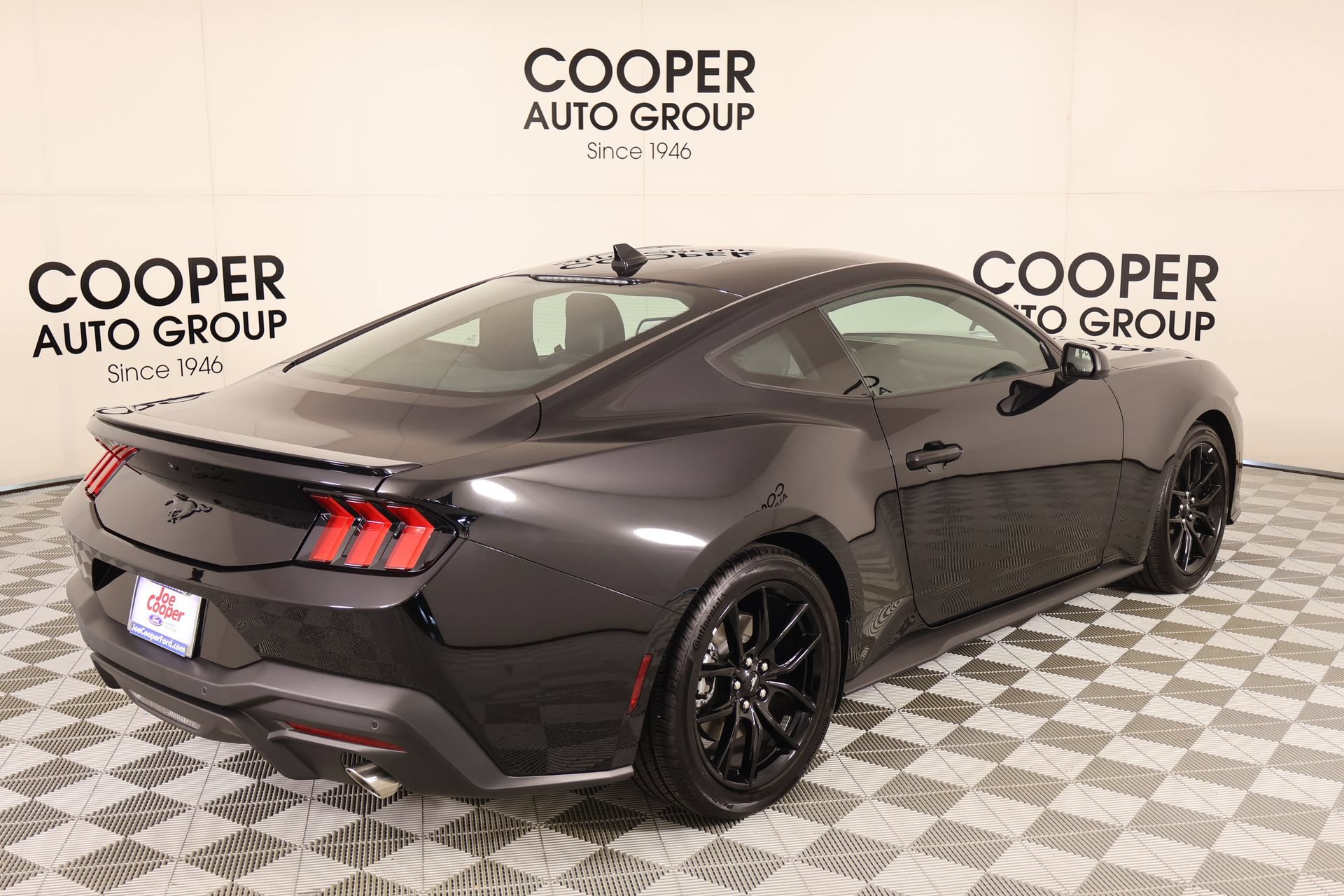 Used 2025 Ford Mustang Coupe RWD image 19
