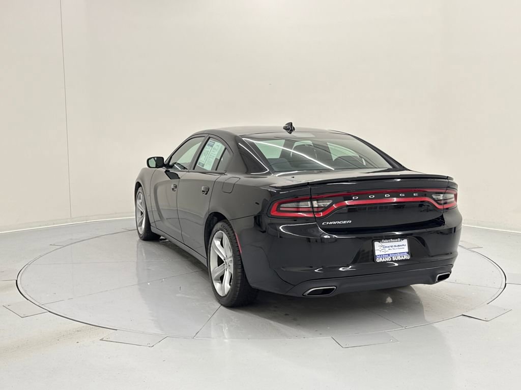 Used 2017 Dodge Charger R/T image 3