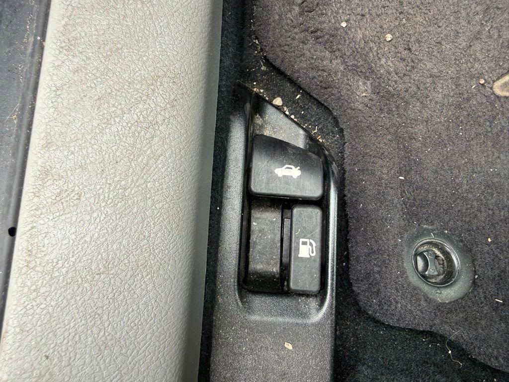 Used 2012 Toyota Camry LE image 15