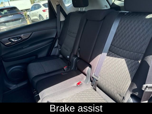 Used 2019 Nissan Rogue SV w/ Premium Package image 18