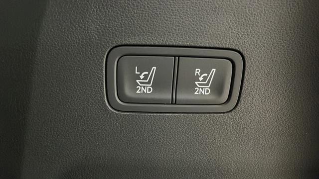 Used 2025 Hyundai Santa Fe Limited AWD/4WD image 30