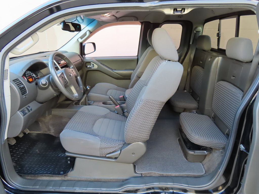 Used 2012 Nissan Frontier SV w/ SV Premium Utility Pkg image 21