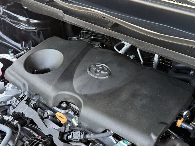 Certified 2024 Toyota Sienna XLE FWD image 35