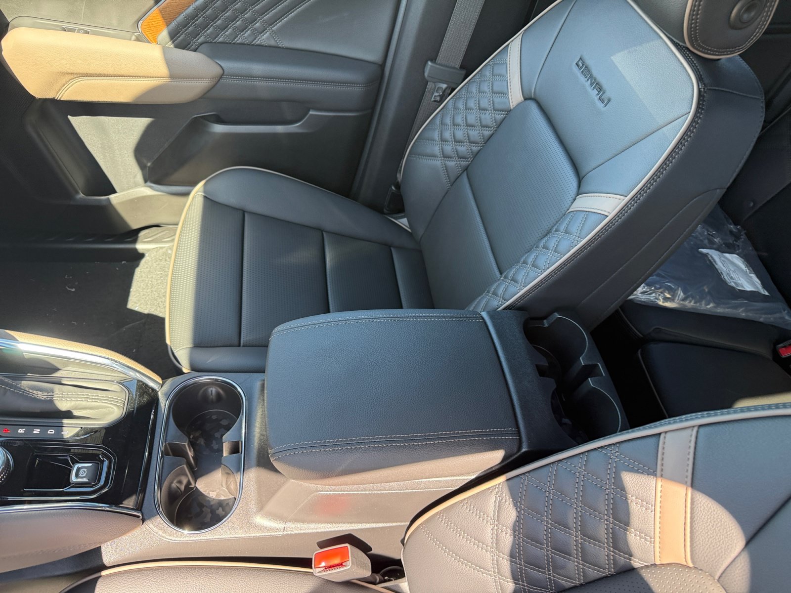 New 2026 GMC Canyon Denali AWD/4WD image 14
