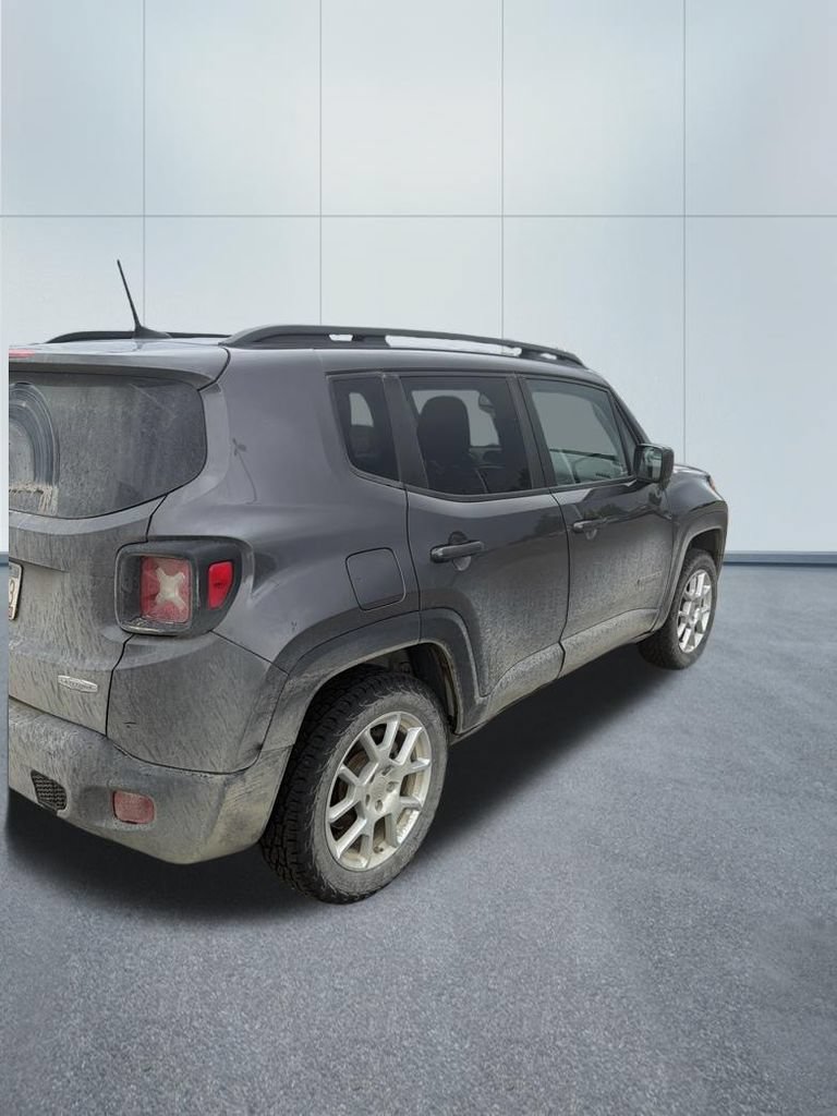 Used 2019 Jeep Renegade Latitude w/ Cold Weather Group AWD/4WD image 3