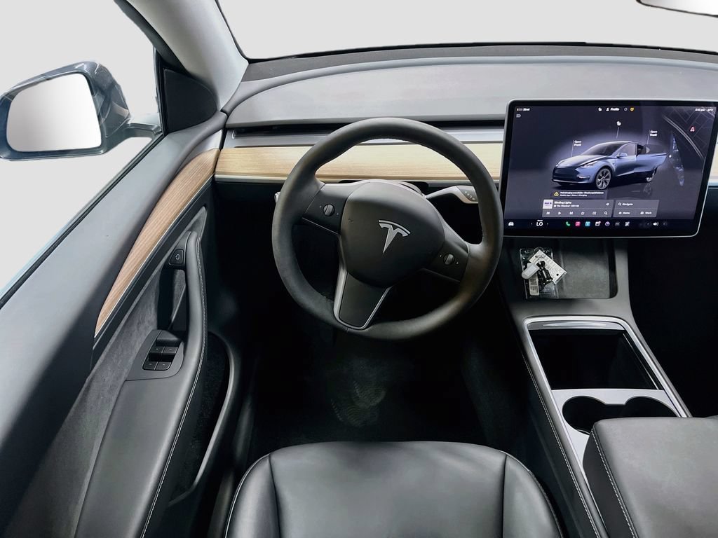 Used 2025 Tesla Model Y Long Range AWD/4WD image 21