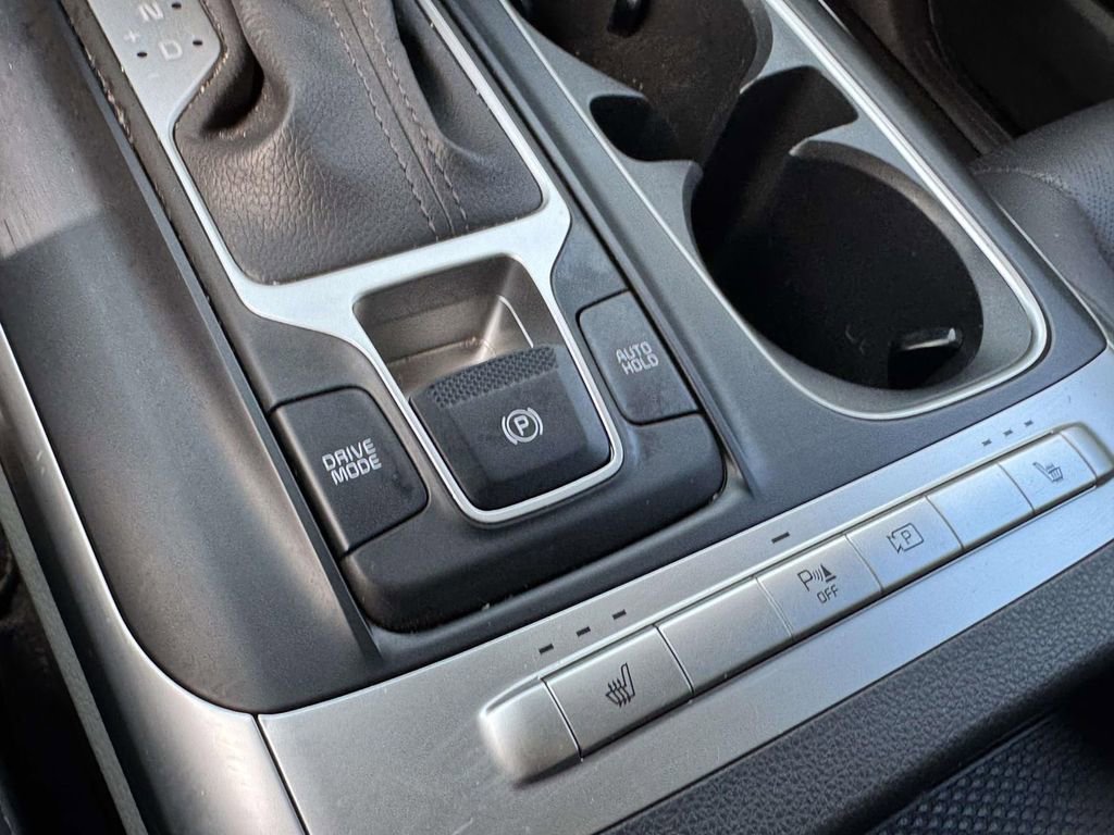 Used 2024 Kia Carnival LX FWD image 34