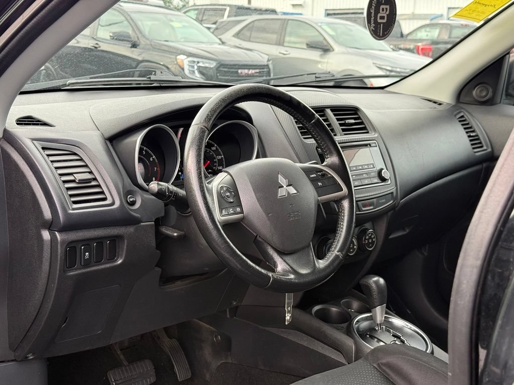 Used 2015 Mitsubishi Outlander Sport ES AWD/4WD image 16