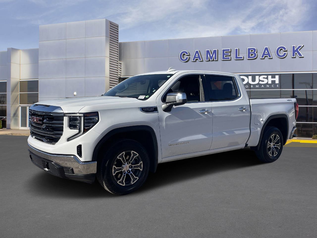 Used 2024 GMC Sierra 1500 SLT image 2