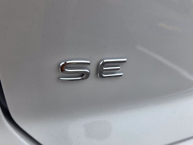 New 2026 Volkswagen Atlas Cross Sport SE FWD image 11