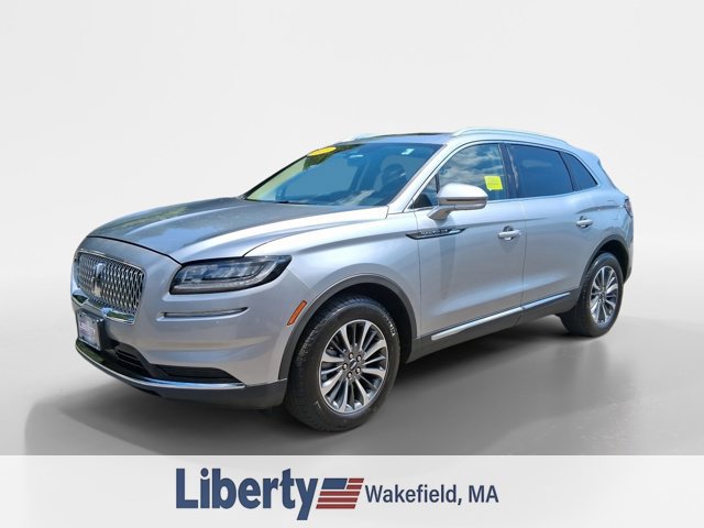 Used 2023 Lincoln Nautilus Reserve AWD/4WD image 3