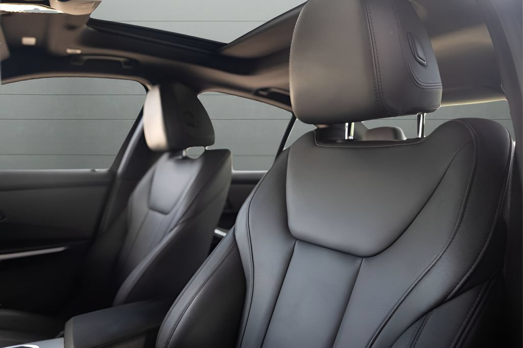 Used 2020 BMW M340i RWD image 2