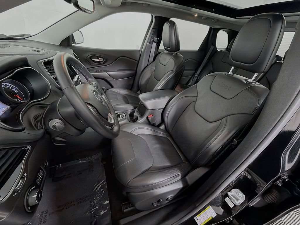 Used 2020 Jeep Cherokee Limited AWD/4WD image 21