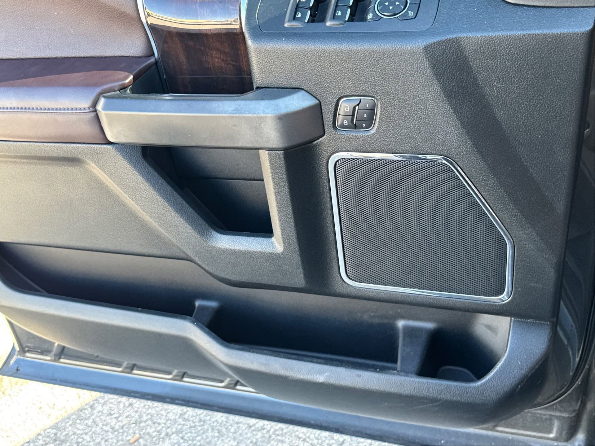 Used 2016 Ford F150 Platinum w/ Equipment Group 701A Luxury image 25