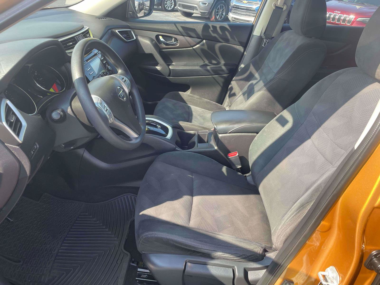Used 2015 Nissan Rogue SV FWD image 12