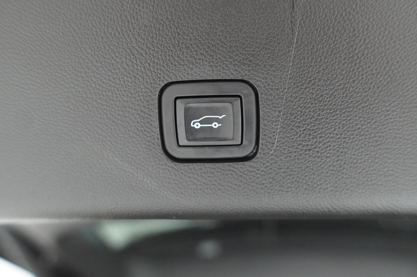 Used 2021 Chevrolet Traverse LT FWD image 7