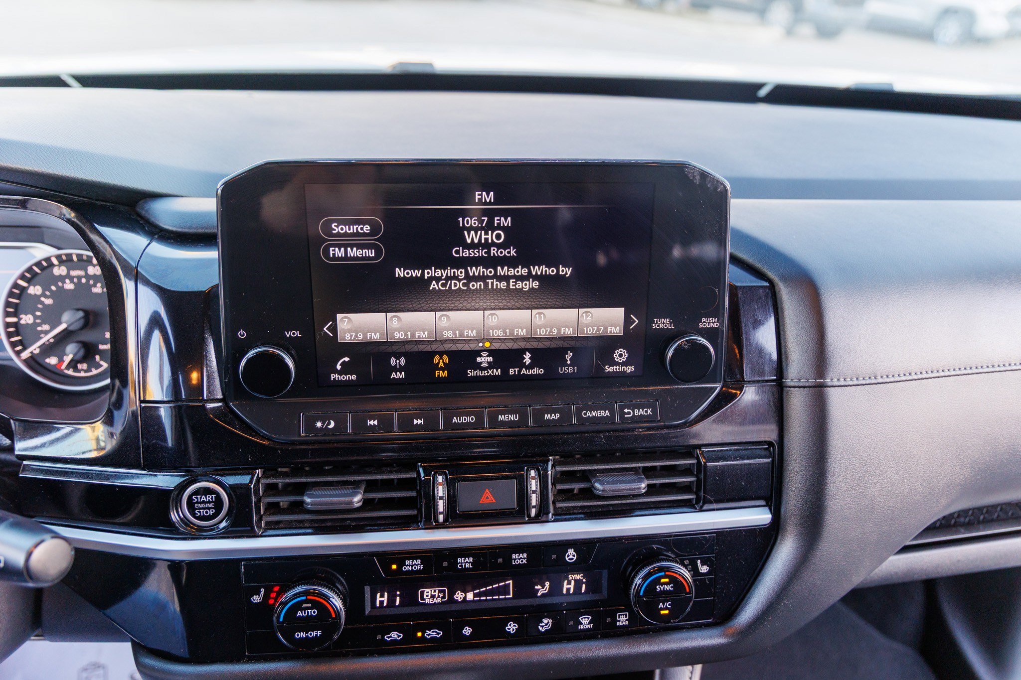 Used 2023 Nissan Pathfinder SL w/ Lighting Package (N92) image 30