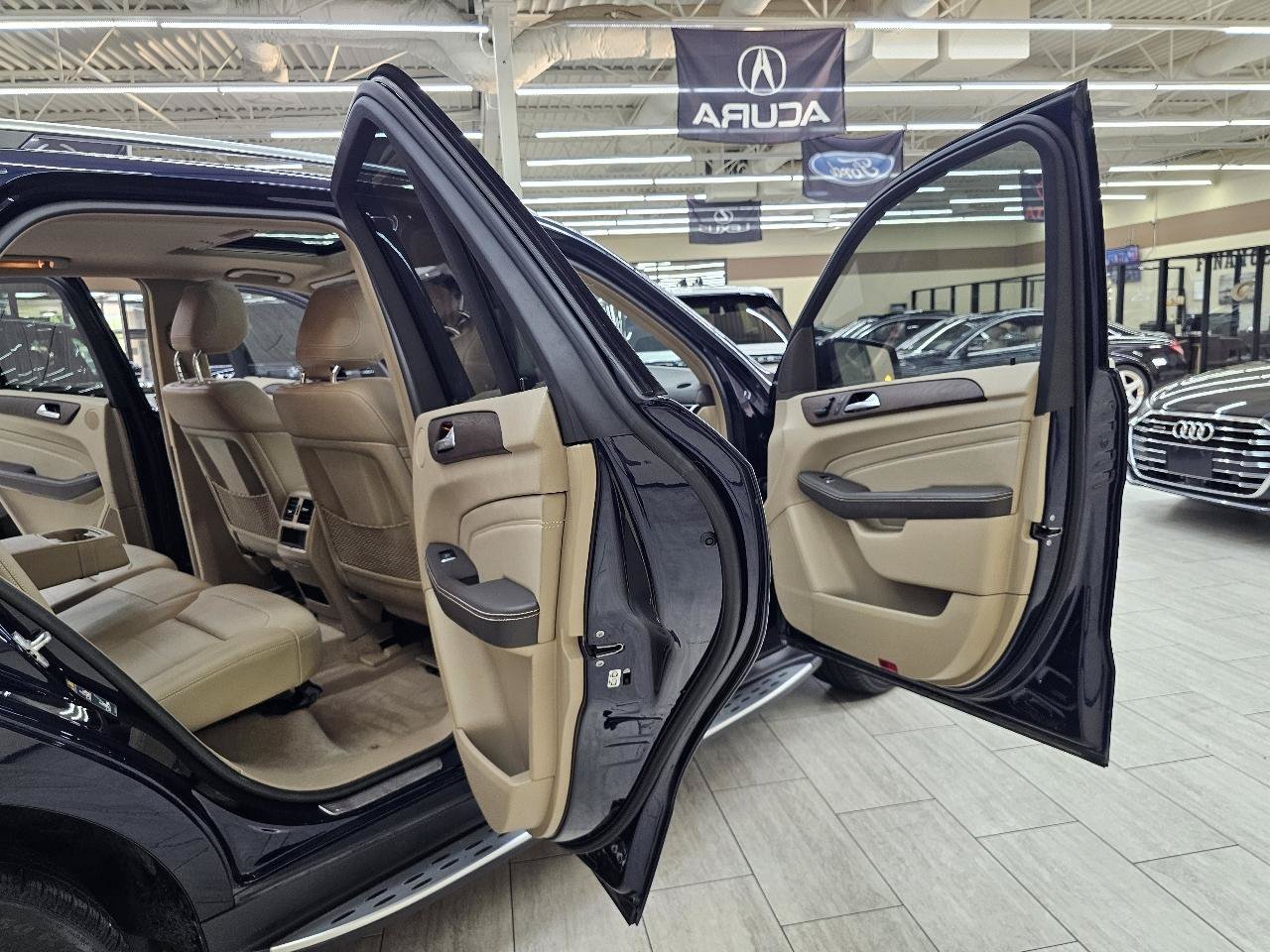 Used 2015 Mercedes-Benz ML 350 2WD w/ Premium 1 Package image 16