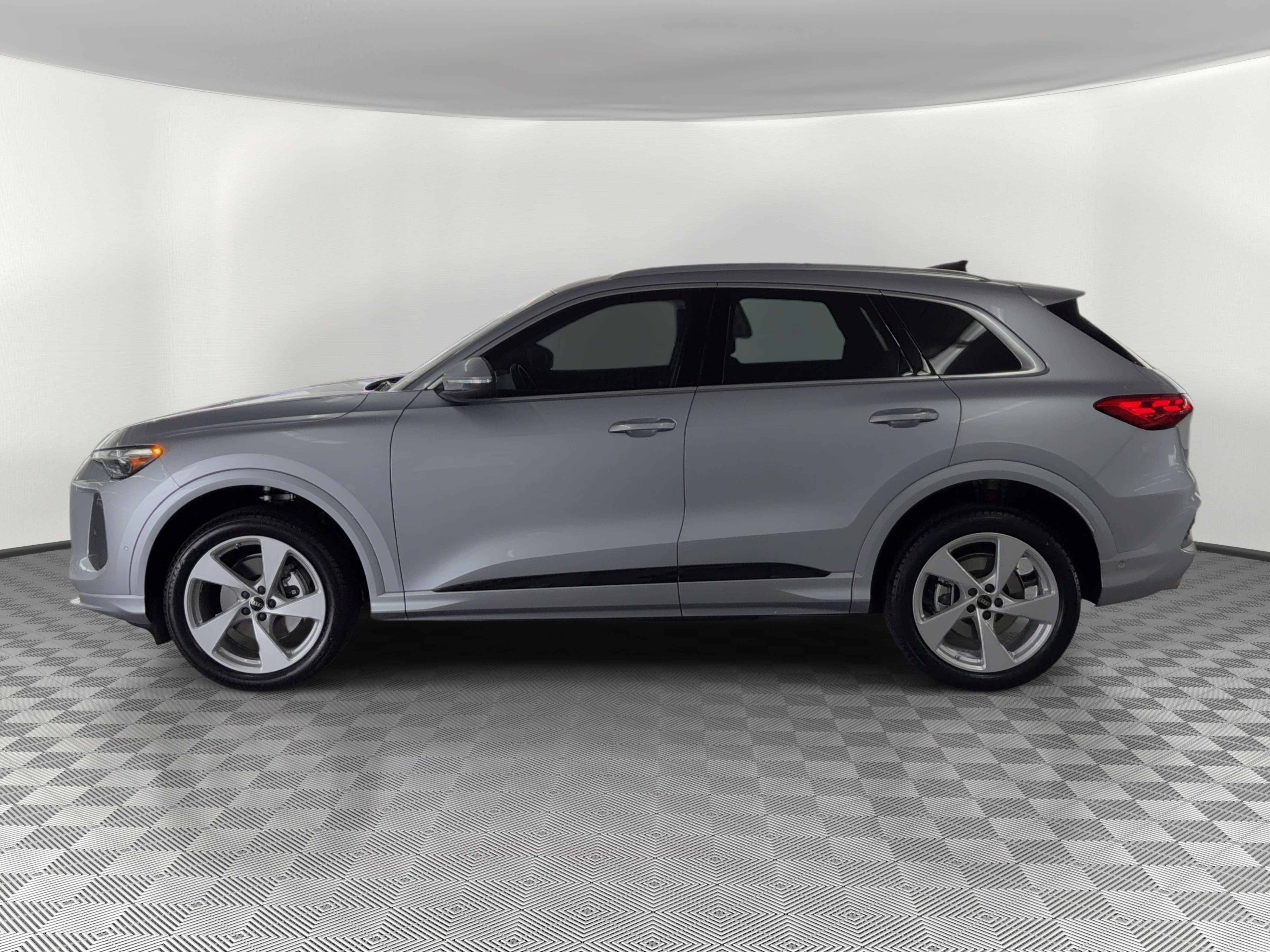 New 2026 Audi Q5 Premium Plus image 2