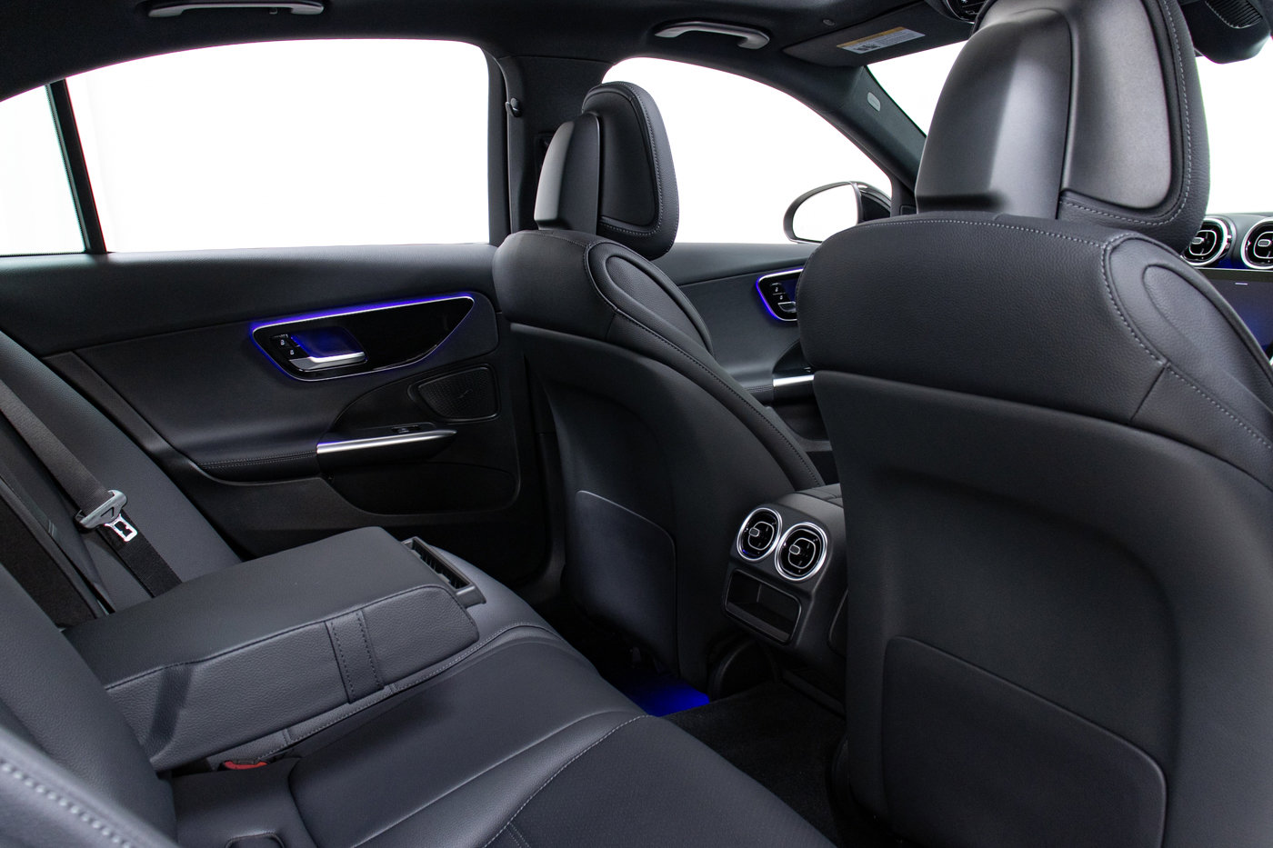 Used 2025 Mercedes-Benz C 300 4MATIC Sedan image 24