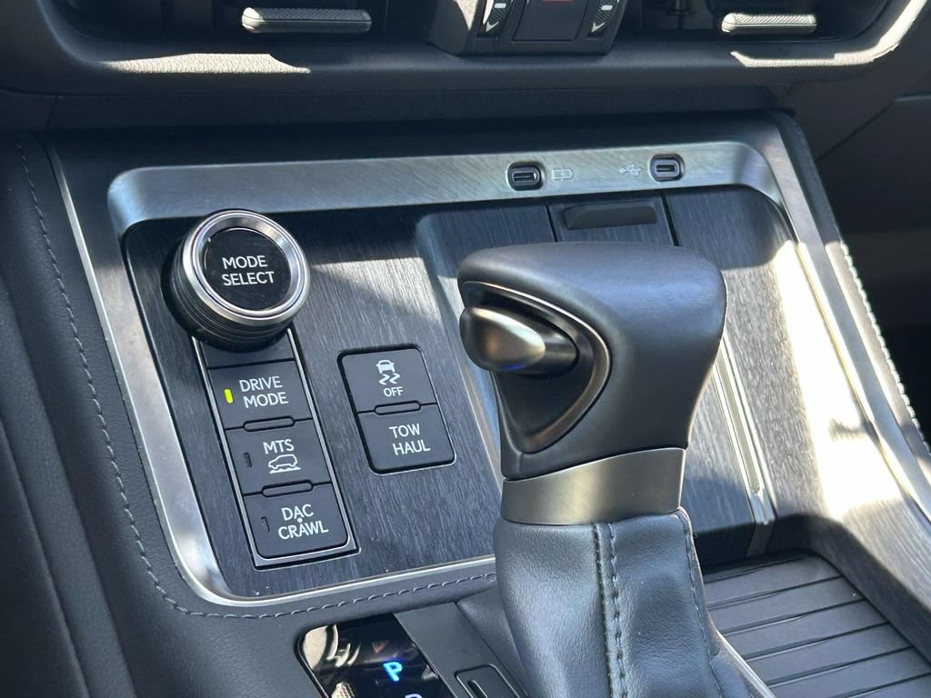 Used 2024 Lexus GX 550 AWD/4WD image 27