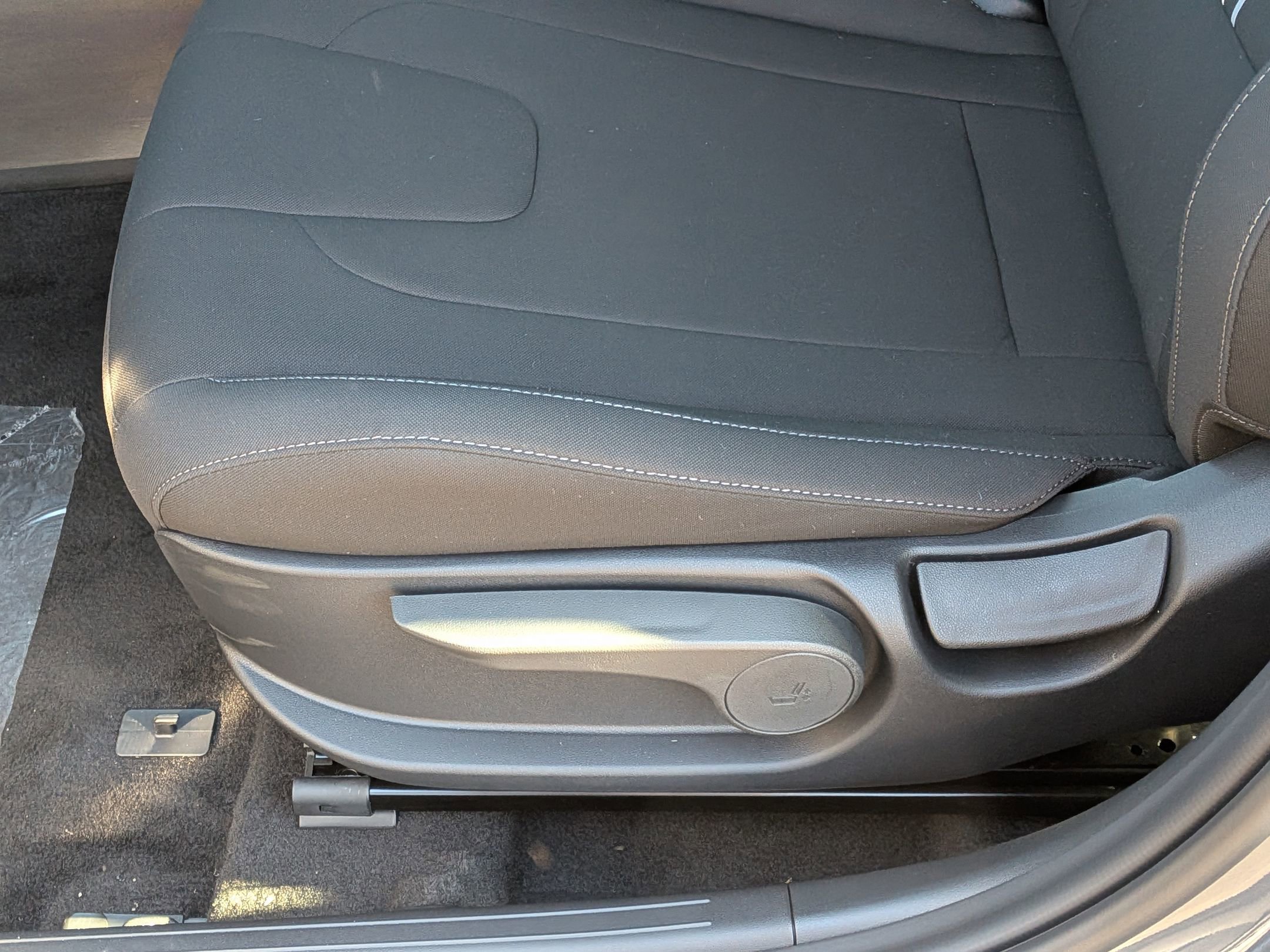 New 2026 Hyundai Elantra Sport FWD image 18