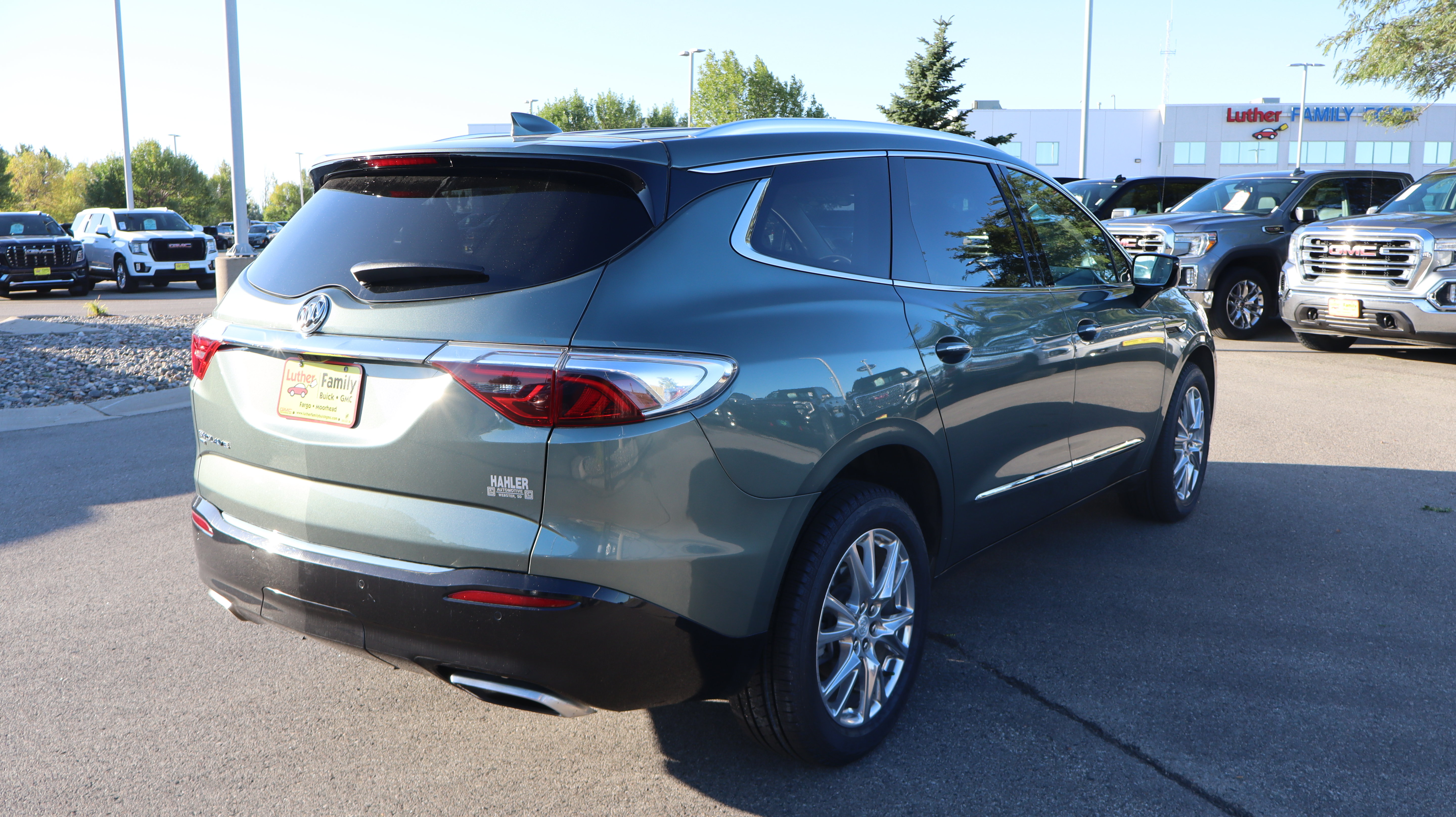Certified 2022 Buick Enclave Premium w/ Surround and Sites Package AWD/4WD image 7