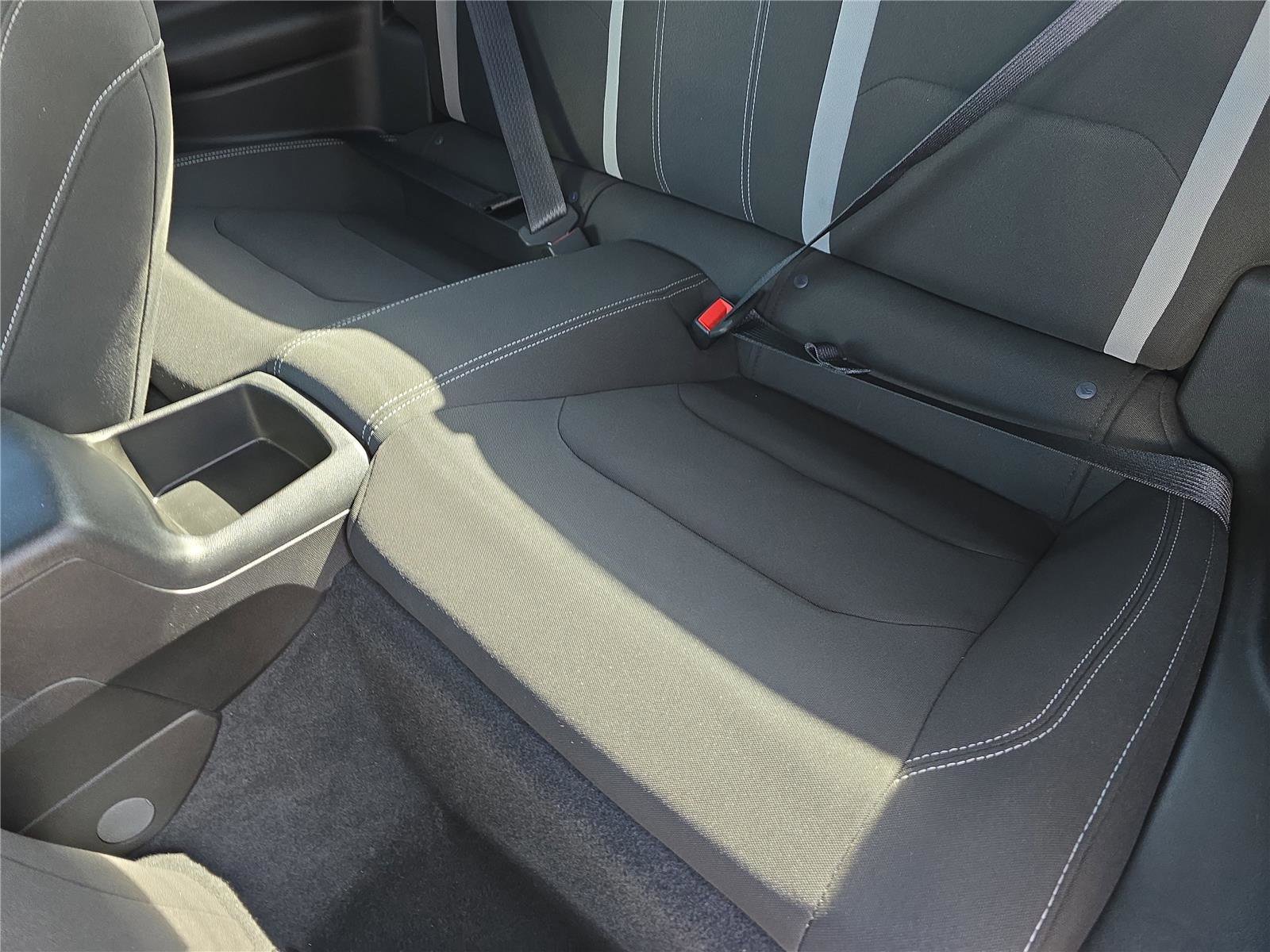 Used 2022 Chevrolet Camaro LT image 9