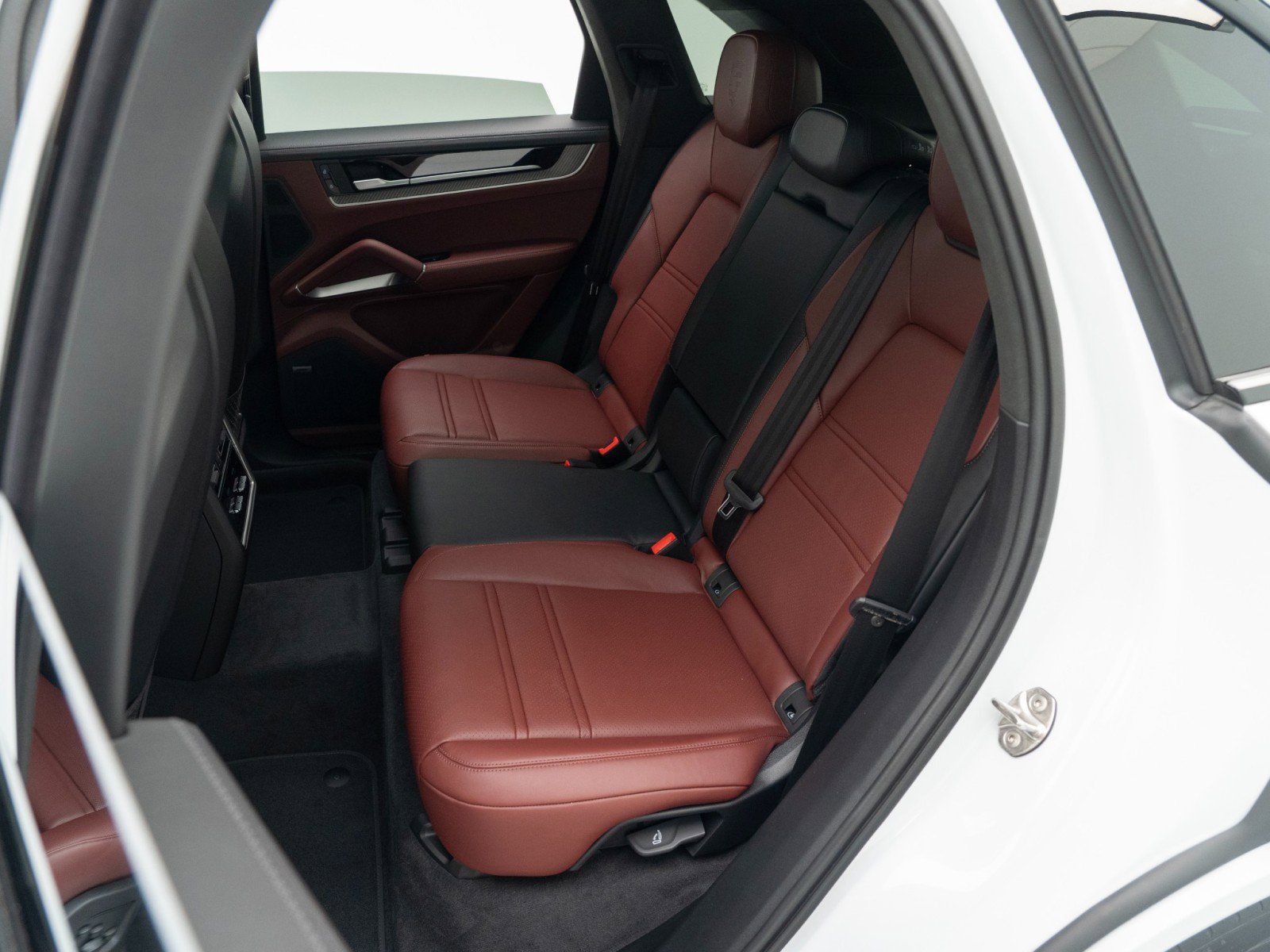 New 2026 Porsche Cayenne GTS AWD/4WD image 30