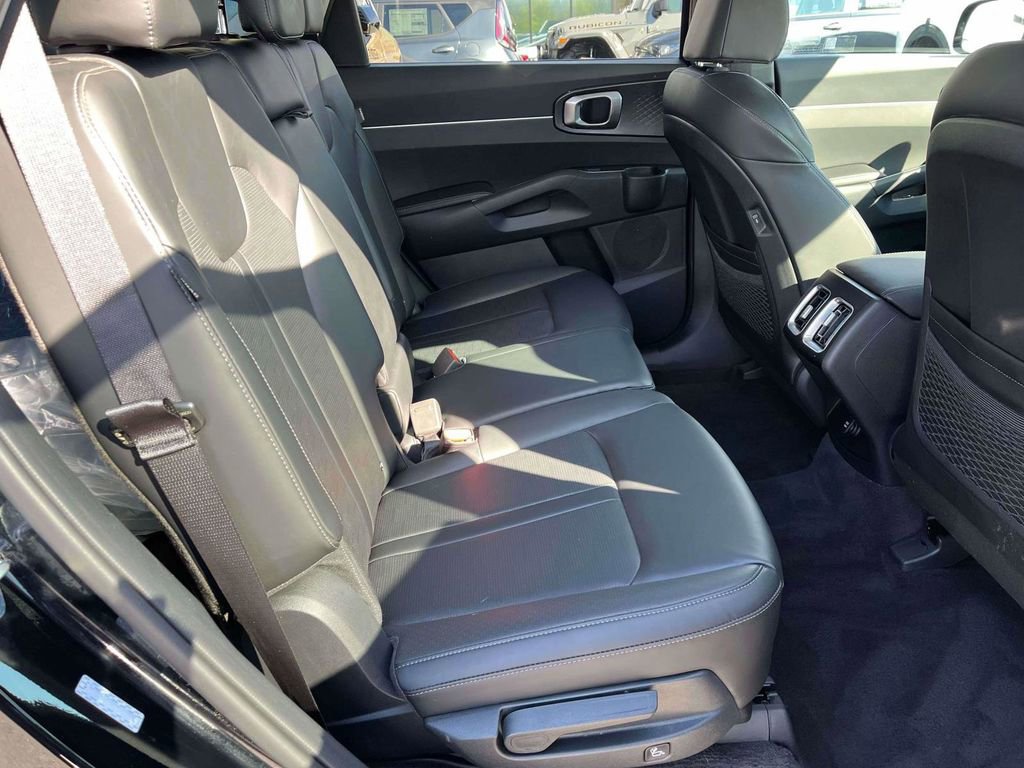 Used 2026 Kia Sorento S w/ S Panoramic Sunroof Package FWD image 9