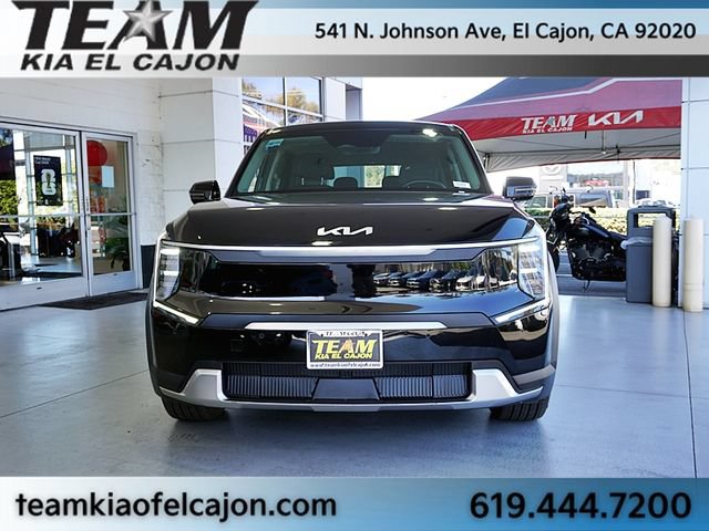 Certified 2024 Kia EV9 Light Long Range RWD image 4