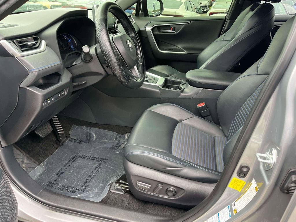 Used 2020 Toyota RAV4 XSE w/ XSE Grade Weather Package image 15