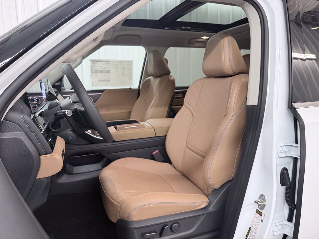 New 2027 INFINITI QX80 Luxe w/ Cargo Package RWD image 14