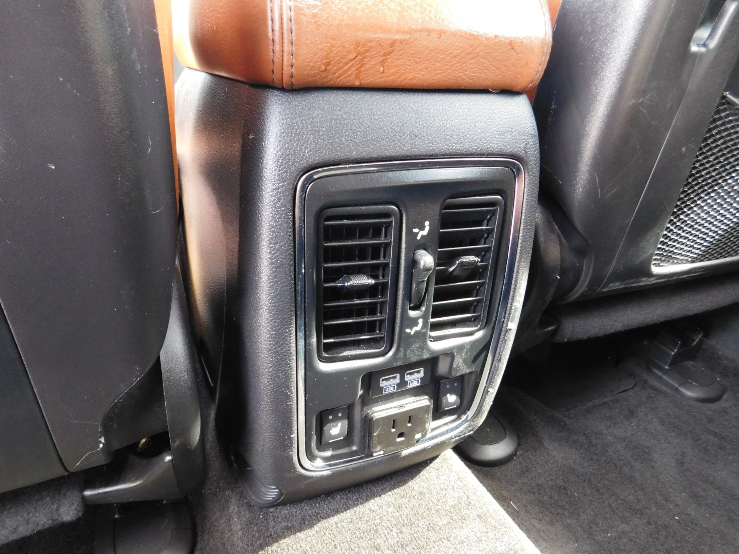 Used 2015 Jeep Grand Cherokee Summit w/ Platinum Series Group AWD/4WD image 13