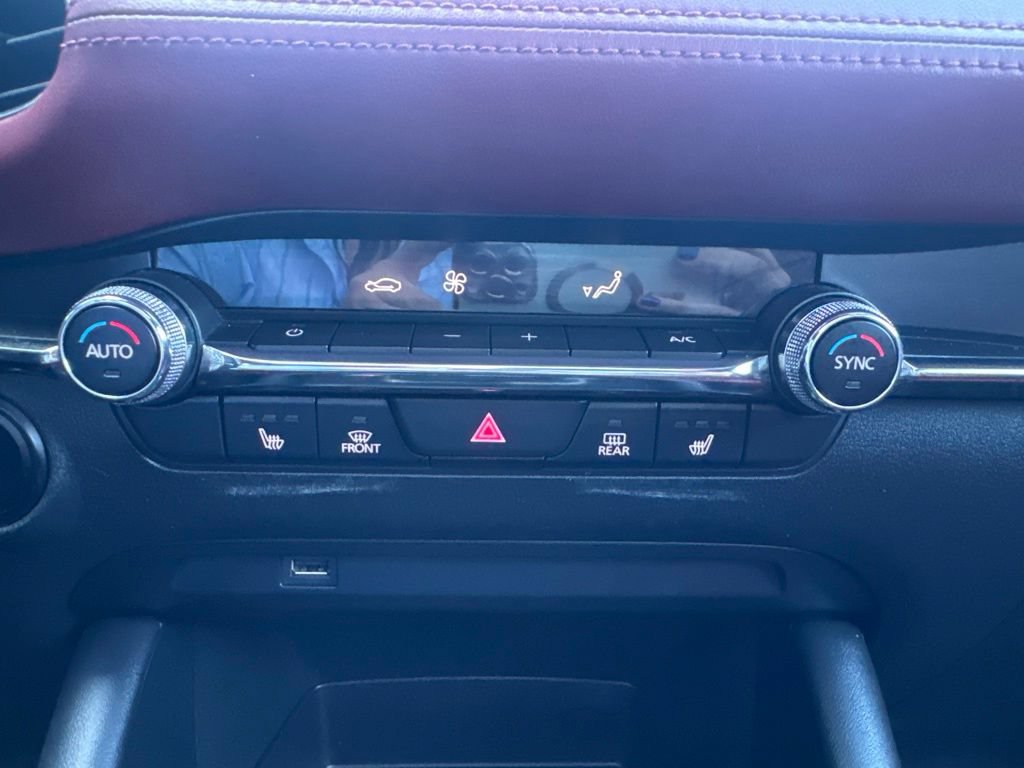 Used 2019 MAZDA MAZDA3 AWD Hatchback w/ Premium Pkg image 16