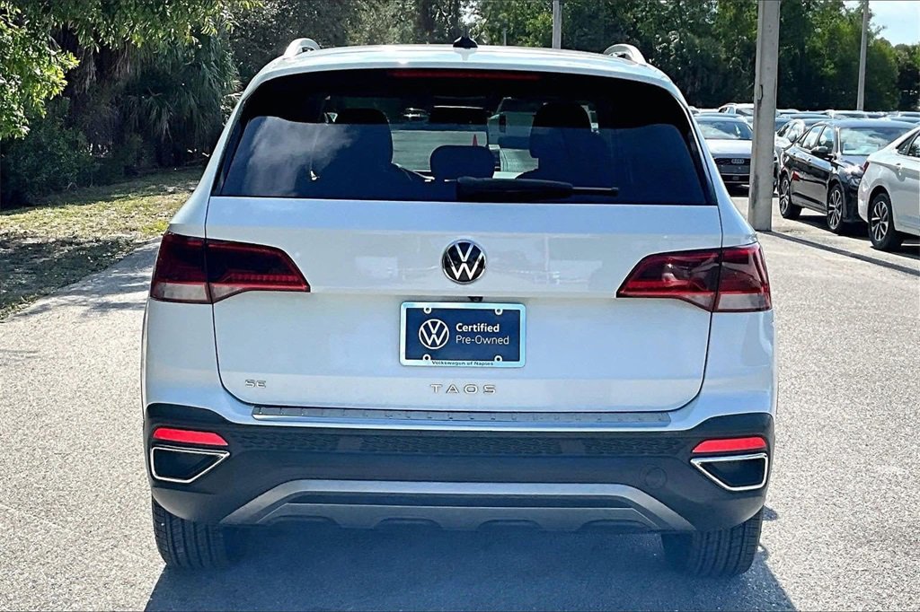 Certified 2022 Volkswagen Taos SE image 6