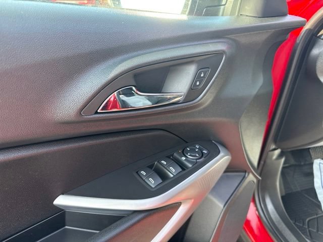 New 2026 Chevrolet Trax RS w/ Sunroof Package FWD image 15